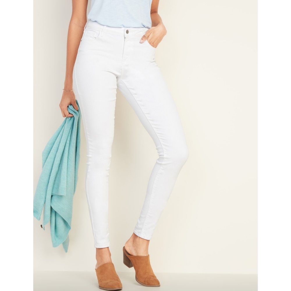 NWOT Old Navy Rockstar Jeans